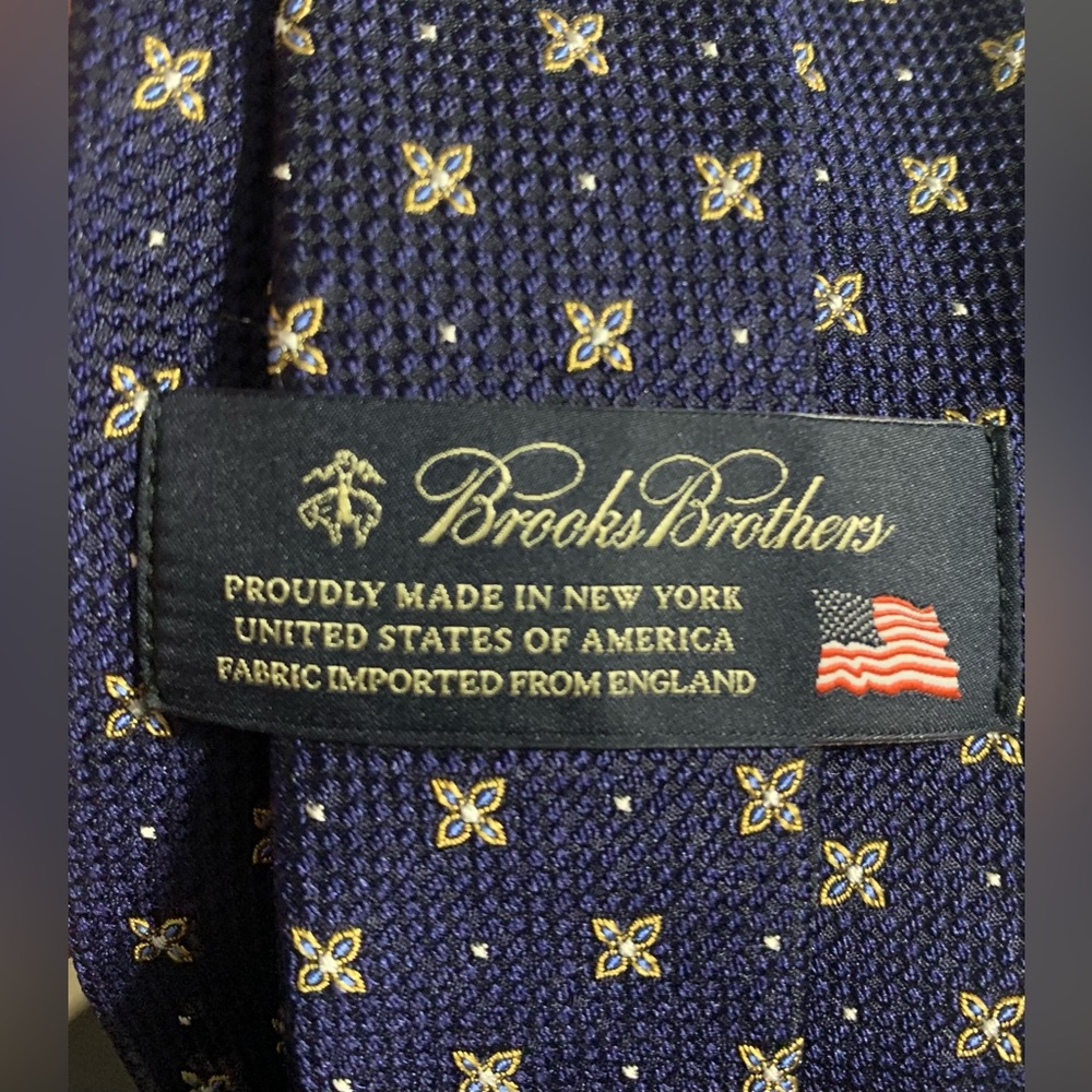 Brooks Brothers Blue and Gold Patterned Tie